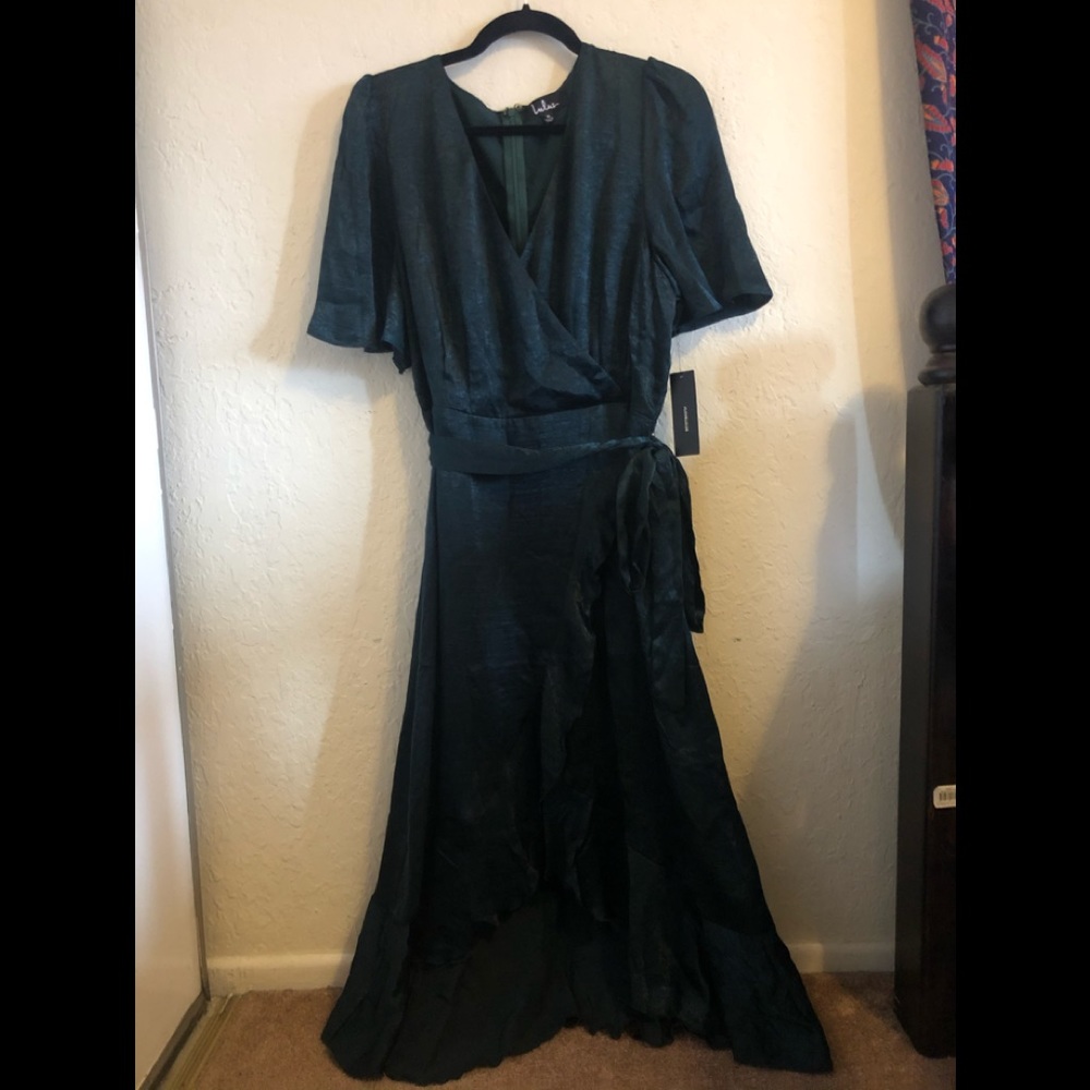 Stunning Emerald Green Midi Dress